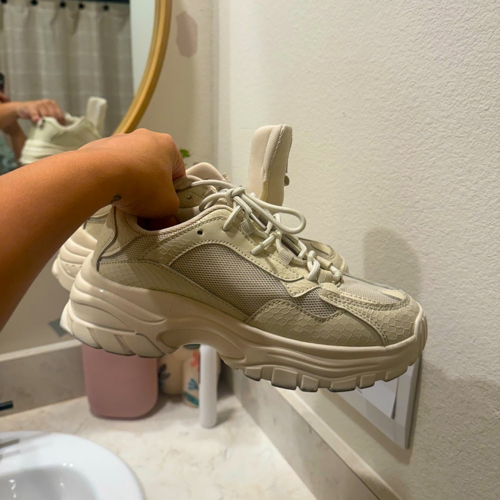 Chunky Off white Sneakers
